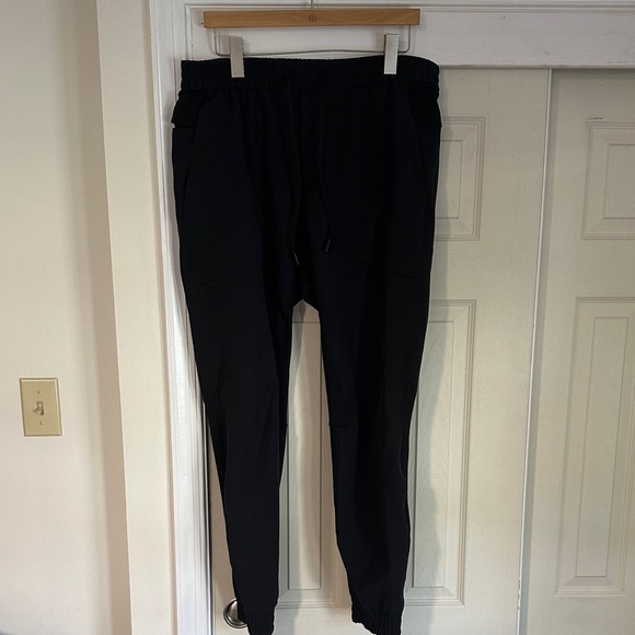 Black Men's Lululemon Joggers - Picture 1 of 5